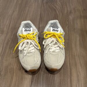 Cream Suede Sneakers with Yellow Laces 35 preowned